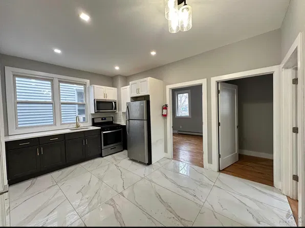 85 W 25th St, Bayonne, NJ