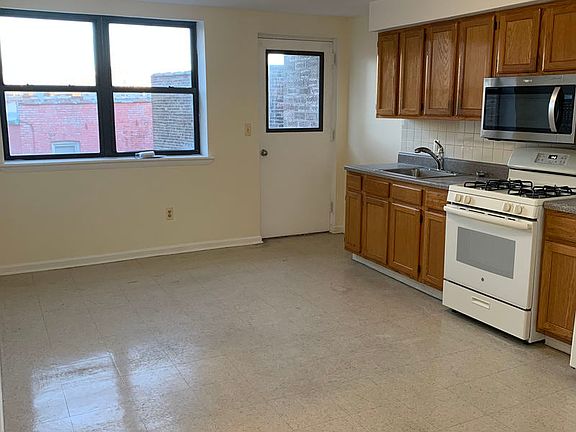 3rd image of 1665 Bedford Ave #3G