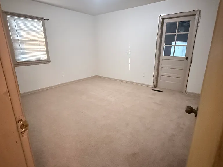 484 S Deepwood Dr — Photo 12
