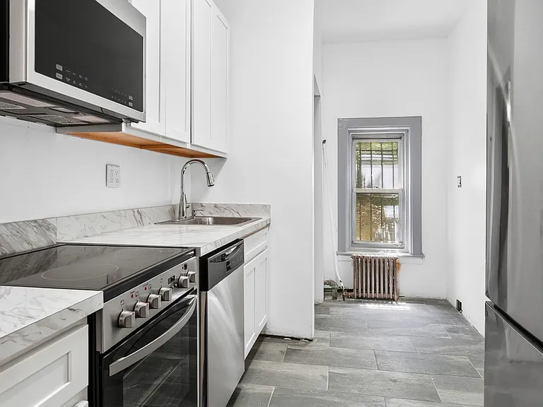 554 W 165th St #GARDEN — Photo 6