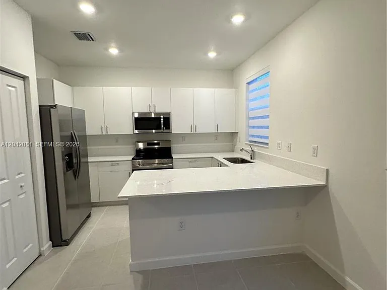 2889 SE 25rd 2889 Homestead #2889 — Photo 5