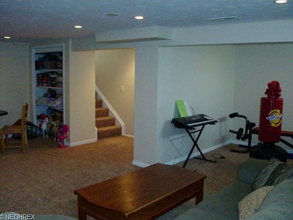 4th image of 275 Chelmsford Dr