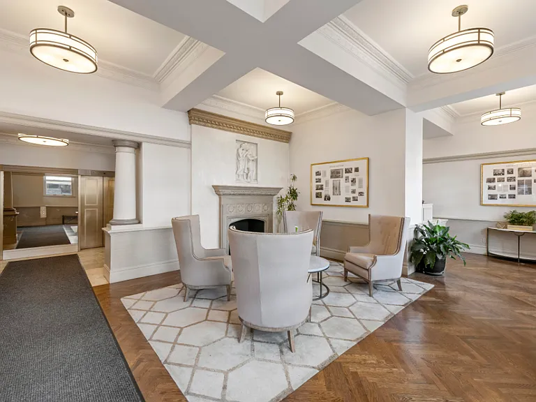 305 2nd Ave #Penthouse 1001 — Photo 10