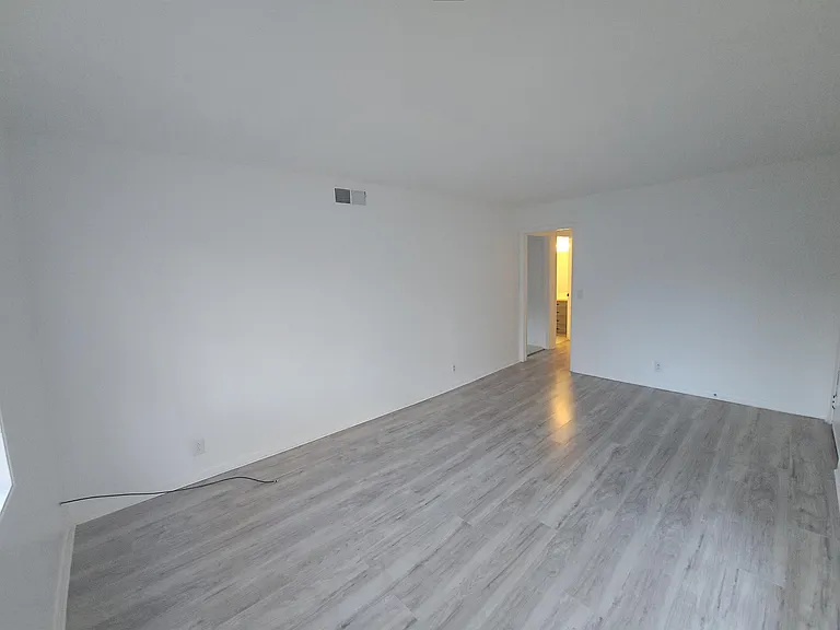 909 Ashland Ave — Photo 4
