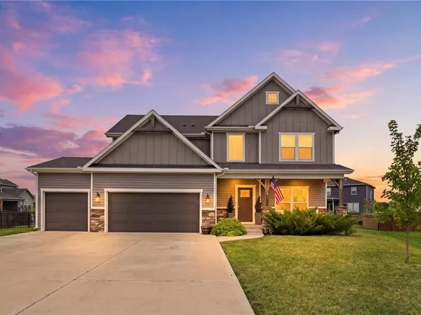 31700 W 164th Ct, Gardner, KS 66030