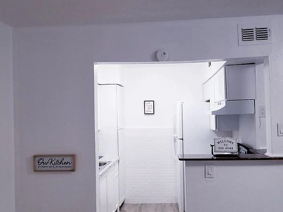 4th image of 12888 Montfort Dr #A