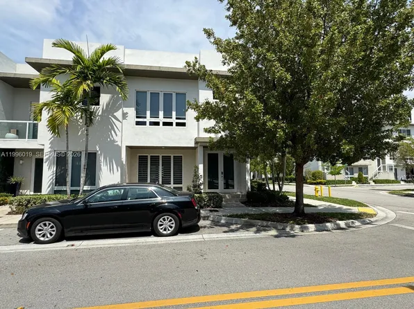 10361 NW 64th Ter, Doral, FL 33178