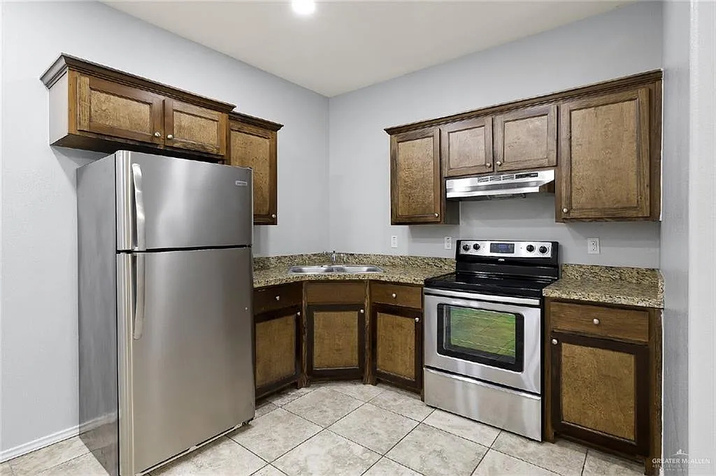 2 bed, 2.0 bath, 790 sqft, $800 — Photo 2