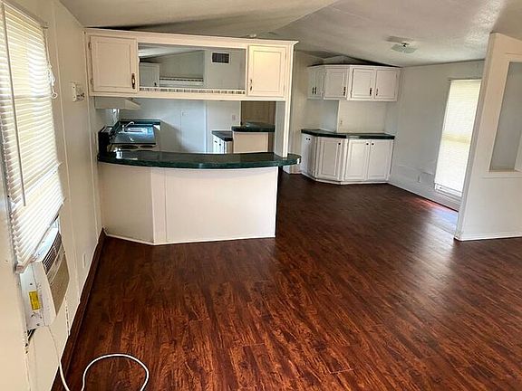 4th image of 5370 Oak Ct