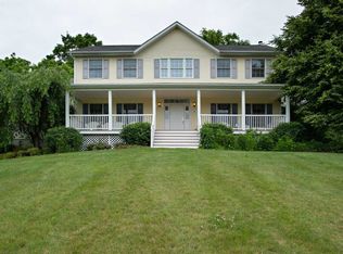 37 Carriage Dr, Red Hook, NY 12571