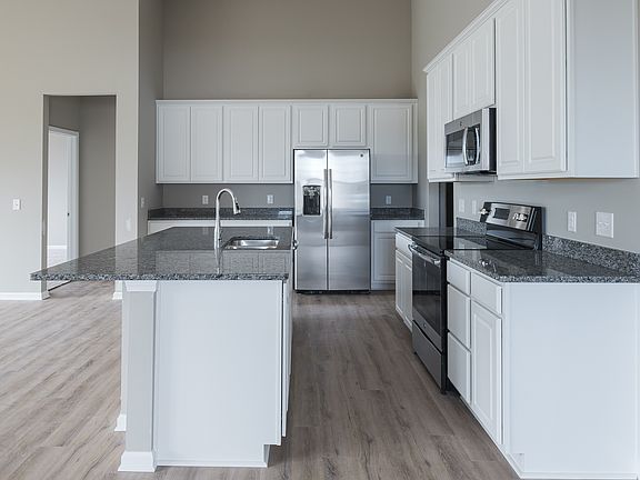 Ample cabinet space in kitchen