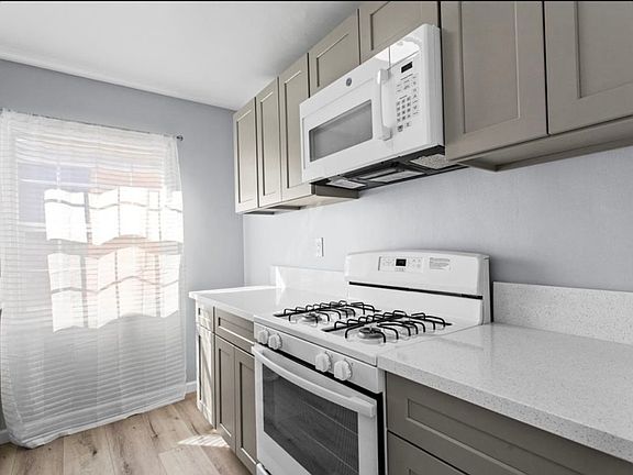 5th image of 2551 8th Ave APT 9