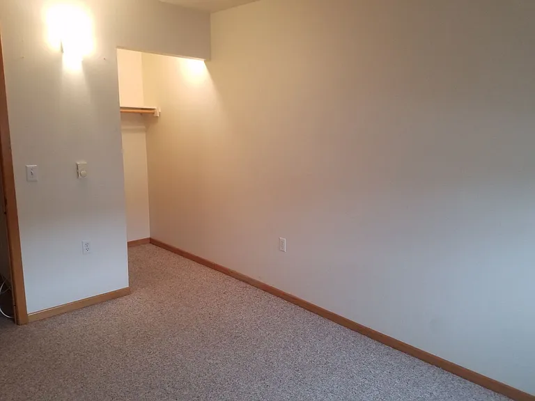 23298 Elm St — Photo 14
