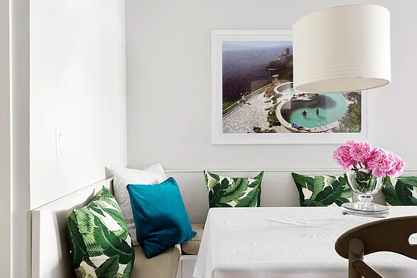 Sold by Compass | media 25