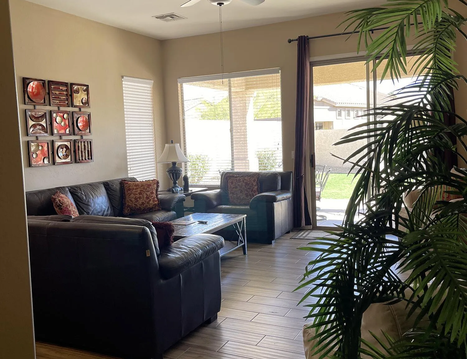 3 bed, 2.0 bath, 1634 sqft, $4,700 — Photo 3