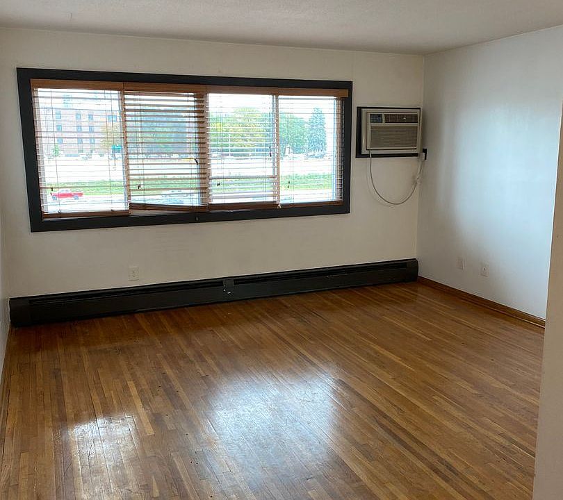 1st image of 615 E 18th St #8696925