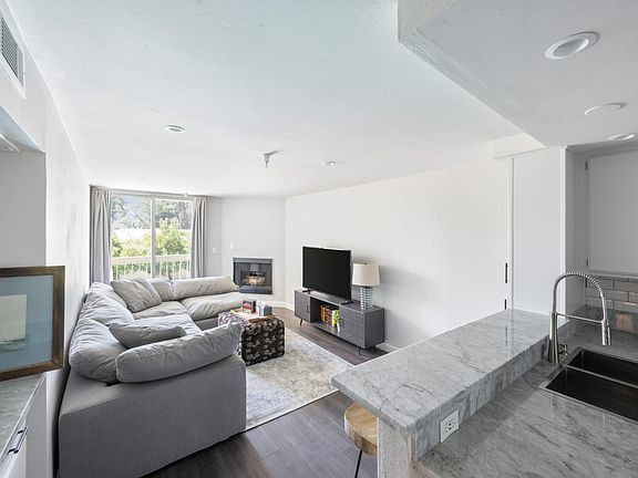 3rd image of 5143 Bakman Ave APT 212