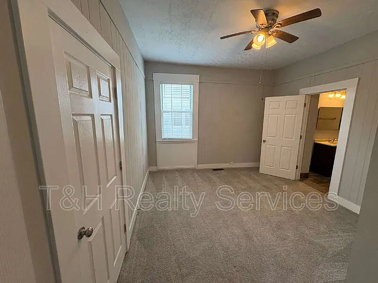 604 W 4th St — Photo 11