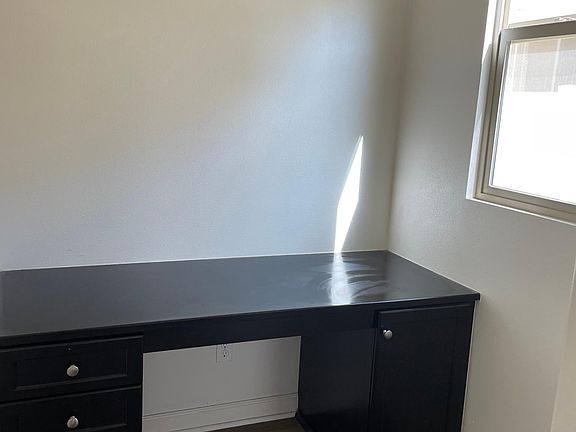 4th image of 15827 Molly Ave