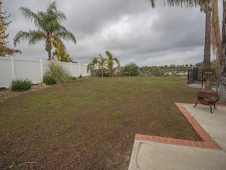 40570 Nob Ct — Photo 17