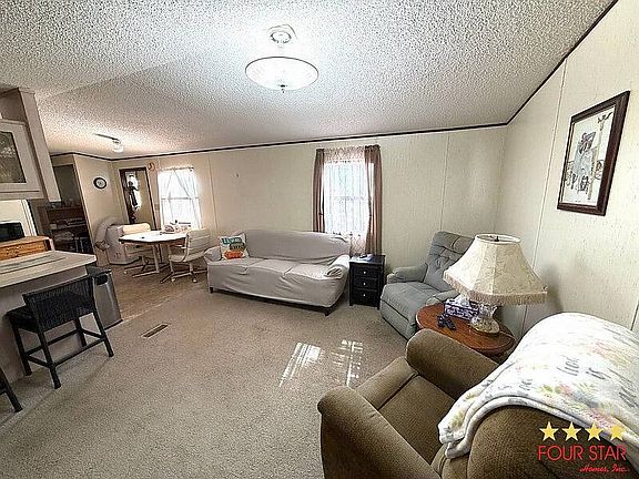 4th image of 362 Daisy Ln
