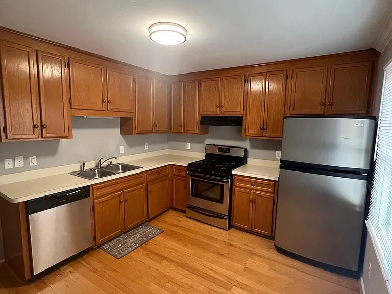 11211 Surry Woods Ct — Photo 5