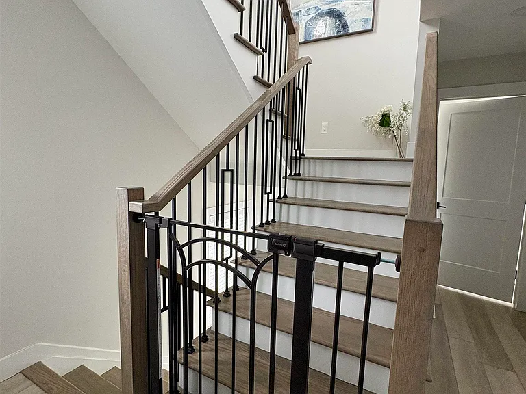 15 N Jefferson Ave #A — Photo 7