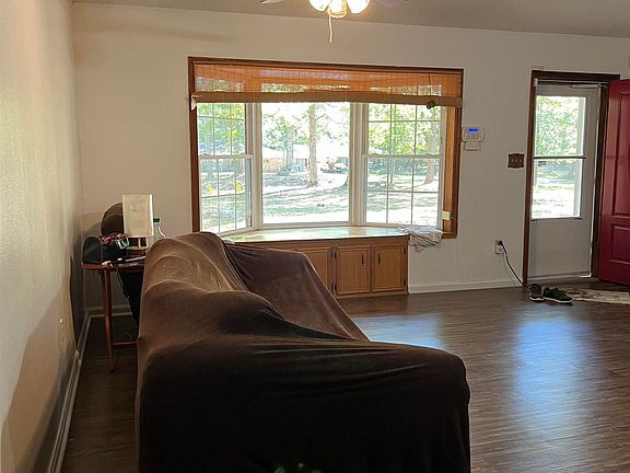 4th image of 8610 Woodhaven Dr