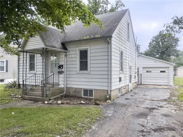 1710 11th St, Charleston, IL 61920