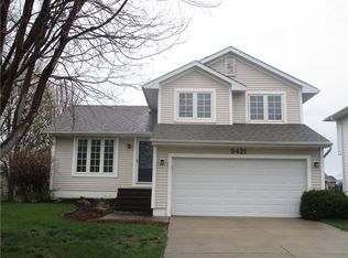 5421 NW 92nd St, Johnston, IA 50131