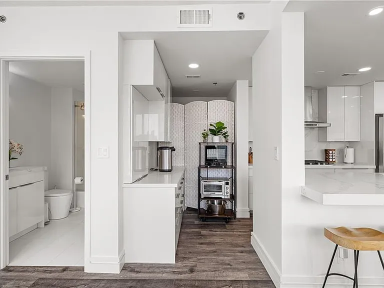 3338 Peachtree Rd NE #2207 — Photo 7