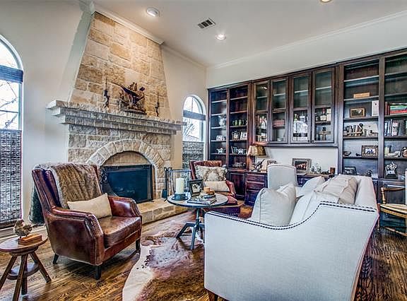5th image of 3125 Misty Oak Dr