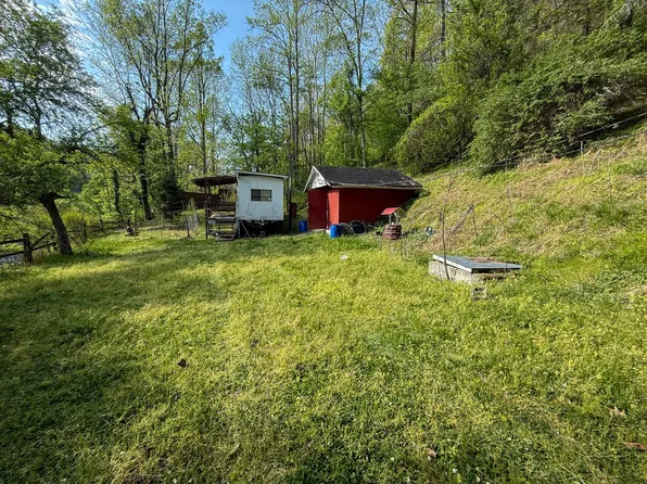 13700 Elk River Rd, Duck, WV 25063
