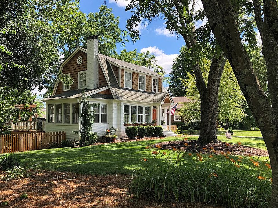 2nd image of 3016 Gibbs Dr