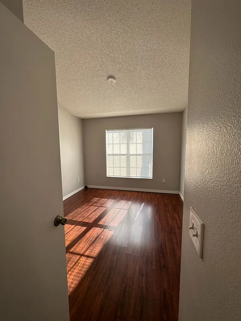 2147 Cypress Bay Blvd - 1 — Photo 4
