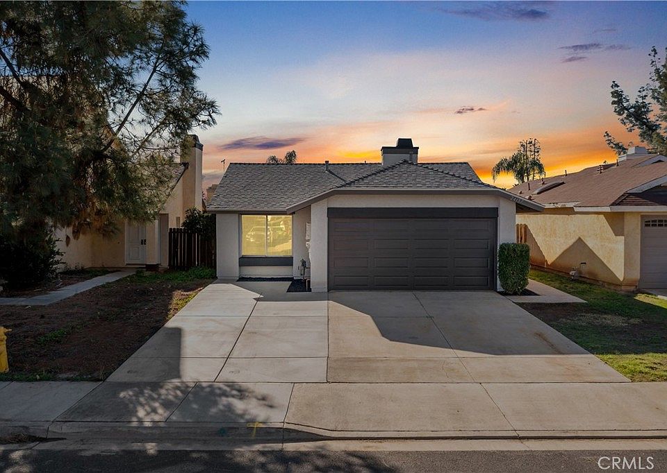 1st image of 24157 Fawn St