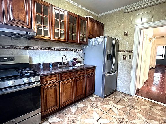 4th image of 12-12 31st Ave #2A