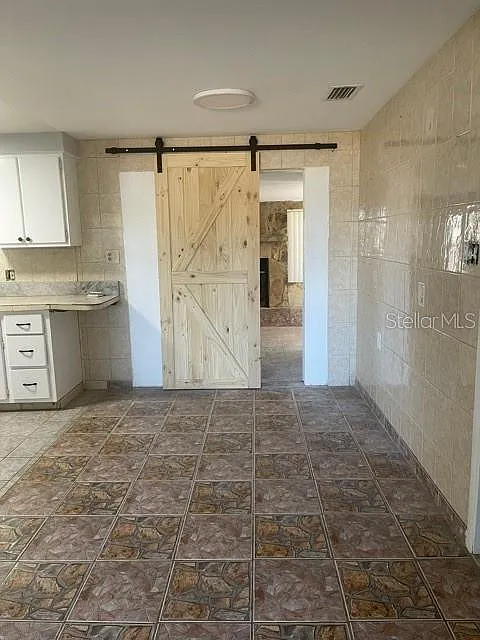 3 bed, 1.5 bath, 816 sqft, $1,395 — Photo 3