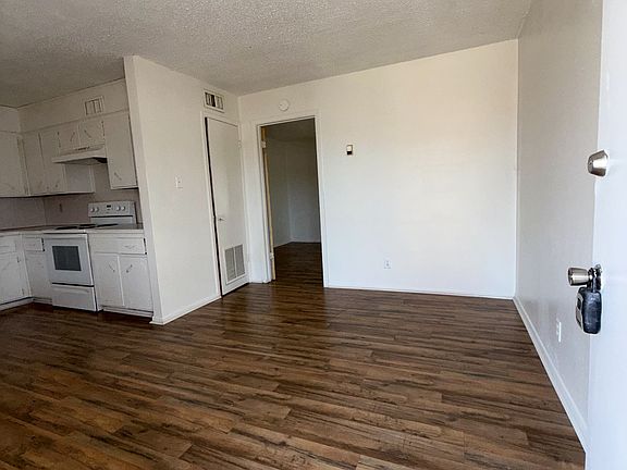 5th image of 310 N Gilmer St #13