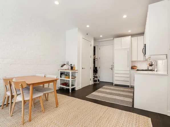 558 West 150th Street 301 image 2 of 7