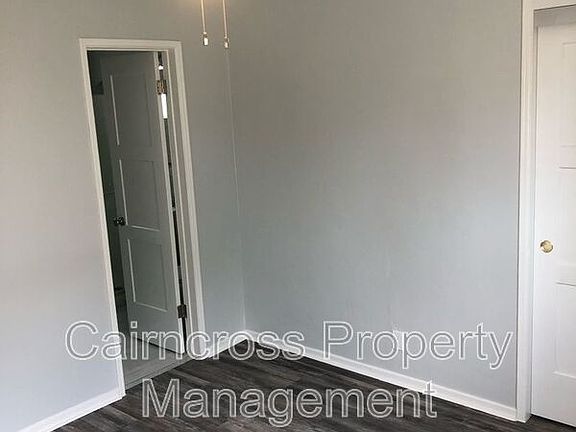4th image of 869 Emerald St