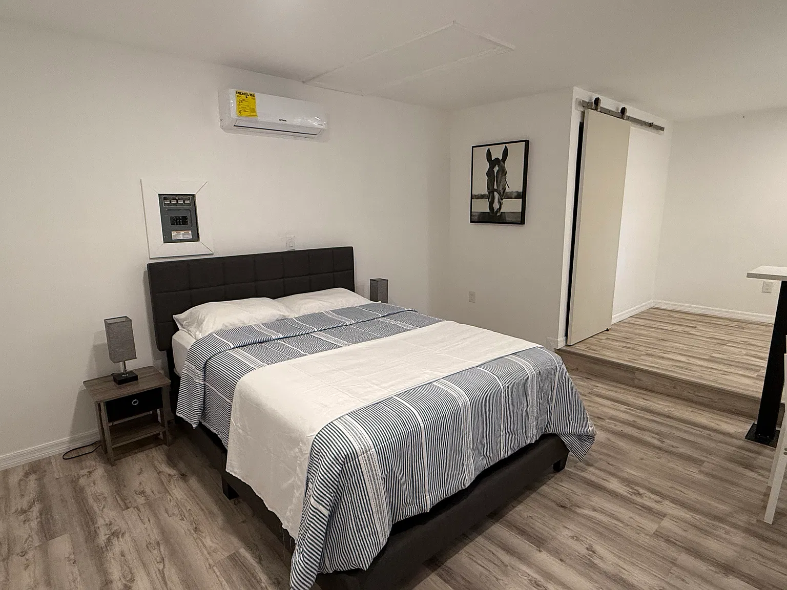 1 bed, 300 sqft, $1,250 — Photo 1