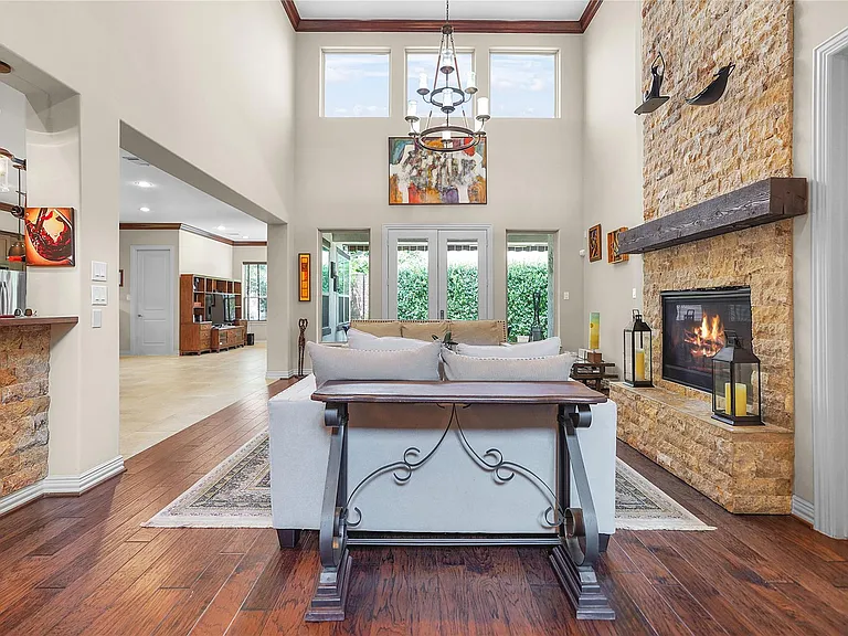 1826 Jade Hollow Ln — Photo 6