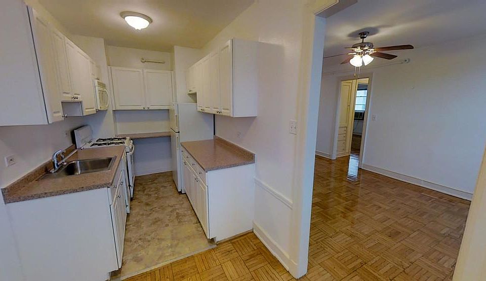 1st image of 1098 N Dearborn St
