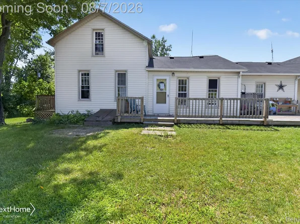23740 Carleton West Rd, Belleville, MI 48111