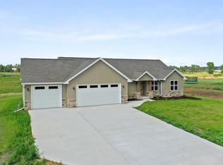 1894 Lost Trl, Suamico, WI 54173