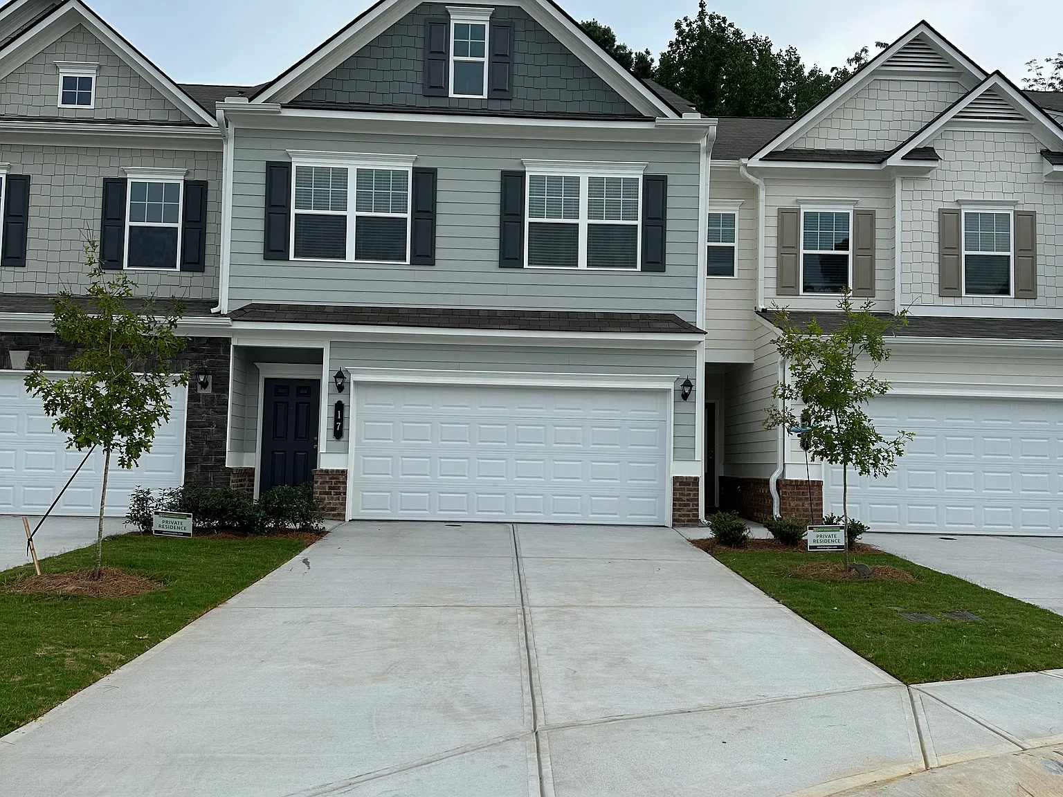 3 bed, 2.5 bath, 1988 sqft, $2,300 — Photo 2