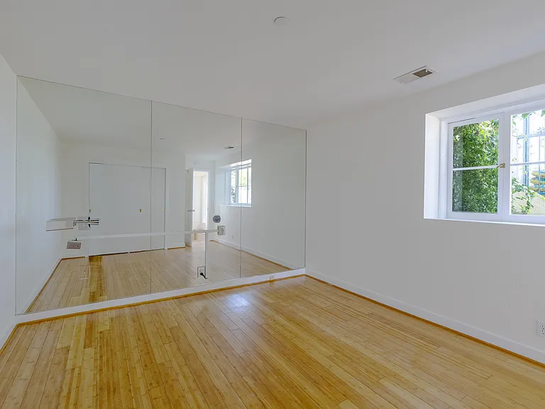 348 Greenwich St — Photo 15