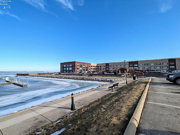 5th image of 401 W Shoreline Dr Unit 312