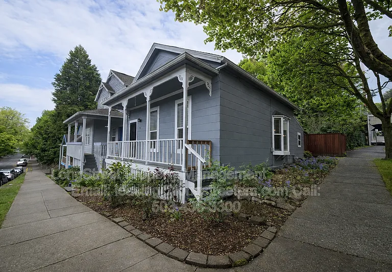 1734 SW Market St — Photo 2